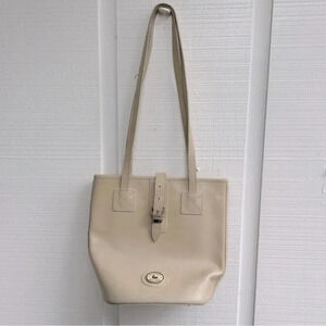 Vintage Dooney & Bourke Cream Leather Buckle Front Detail Bucket Shoulder Bag